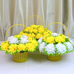 <span class=keywords><strong>Couronne</strong></span> funéraire en chrysanthèmes artificiels en soie <span class=keywords><strong>de</strong></span> 35 cm, vente en gros à bas prix, fournisseur <span class=keywords><strong>de</strong></span> Yiwu <span class=keywords><strong>pour</strong></span> cimetière - Product Image 4