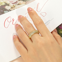 Groothandel brede edelsteenring ronde kubieke zirkonia klassieke semi-eeuwige ring geschikt voor unisex perfecte Valentijnsdag cadeau