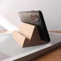 Support de téléphone portable en bois de hêtre durable, gravé, de forme irrégulière, au design moderne, pour une utilisation au bureau et à la maison