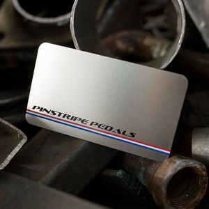 Tarjeta de visita personalizada de acero inoxidable negro mate de lujo espacios en blanco corte láser grabado banda magnética en relieve oro rosa espejo hecho - Product Image 4