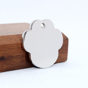 Großhandel Maßgefertigte Blanko Edelstahl Mode-Karabiner Schlüsselanhänger Haustier-ID-Anhänger Hunde-Namensschild mit Lasergravur - Product Image 5