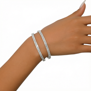 Bracelets tennis pour femmes en alliage plaqué argent, sertis de diamants ronds taille brillant en sangle, style classique, pour soirée - Product Image 1