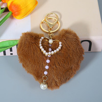 Porte-clés en peluche cœur en fausse fourrure avec breloque perle, pendentif de sac mignon Kawaii câlin, vente en gros, personnalisé OEM ODM