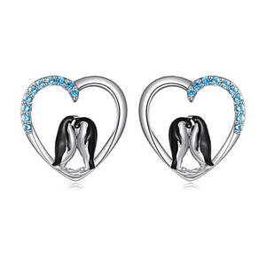 E2213 Orecchini a cuore in oro bianco con pinguini in cristallo e strass, gioielli romantici da regalo per donna - Product Image 1