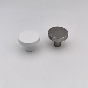 Armadio di lusso moderno armadio leggero in alluminio nordico manico in oro e rame nero singolo foro cassetto <span class=keywords><strong>Hardware</strong></span> in metallo in cartone - Product Image 2