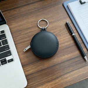Hongsen Custom Logo Round Shape <b>Black</b> Earphone Silicone Coin <b>Purse</b> <b>Small</b> Keychain Silicone Coin <b>Purse</b> With Zipper - Product Image 6