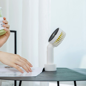 Ventilador Eléctrico Pequeño, Portátil, de Escritorio, Recargable por USB, 3 Velocidades, Silencioso, para Oficina, Dormitorio, Viajes al Aire Libre - Product Image 3