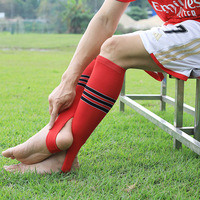 Chaussettes de baseball à hauteur du genou rayées de haute qualité, logo OEM en gros, performance élevée, chaussettes de sport pour jeunes hommes, chaussettes à étrier