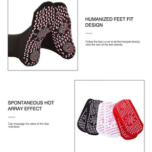 Calcetines magnéticos de masaje de pies con autocalentamiento Turmalina Terapia de moxibustión caliente Producto de suministro de atención médica - Product Image 3