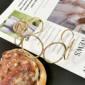 قلادة نسائية مصنوعة من خليط معدني, قلادة نسائية مصنوعة من خليط معدني ، قلادة عنق على شكل سلسلة ، قلادة عنق معدنية عتيقة مستديرة ، قلادة مجوهرات بتصميم هندي باللون الذهبي - Product Image 3