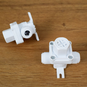 Válvula reductora de presión para purificador de agua, estabilizador ajustable de plástico de 1/4 pulgadas para tubería de agua del grifo - Product Image 1