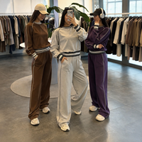 Ensemble deux pièces pour femme, haut à manches longues à col rond avec bordure rayée, pantalon de survêtement à jambes larges, ensemble décontracté, logo personnalisé OEM ODM