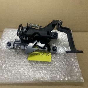 Cerradura de Seguridad para Capó de Motor Mercedes-Benz B200 1698800660, Pieza de Repuesto de Metal Negro - Product Image 3