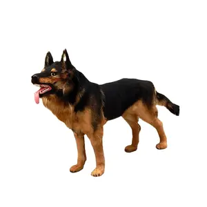 Il grande modello di cane della polizia a grandezza naturale pastore tedesco in pelle di pelliccia artigianale sembra un vero cane pastore tedesco
