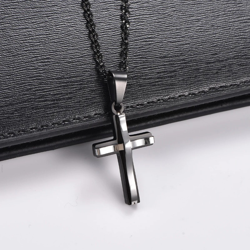 Collar plateado y negro