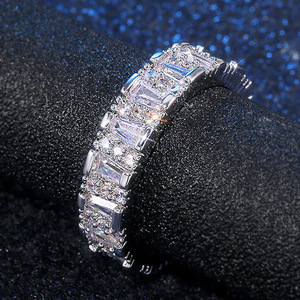 Anello in Ottone con Pietra Irregolare per Donne, Design Classico Scintillante con Incastonature, Regalo per Fidanzamento e Feste, Gioiello alla Moda - Product Image 1