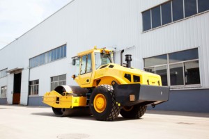 Demande de machines de chantier les plus vendues : Compacteur routier Walmech WS166D 12 tonnes, origine Chine - Product Image 3