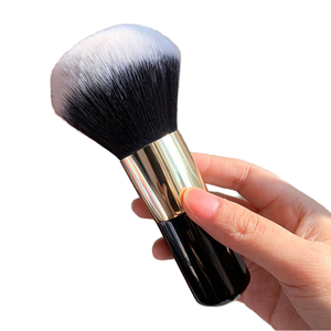 <span class=keywords><strong>Pinceau</strong></span> <span class=keywords><strong>Kabuki</strong></span> noir pour fond de teint, poils synthétiques doux et denses pour maquillage liquide et en poudre - Product Image 1