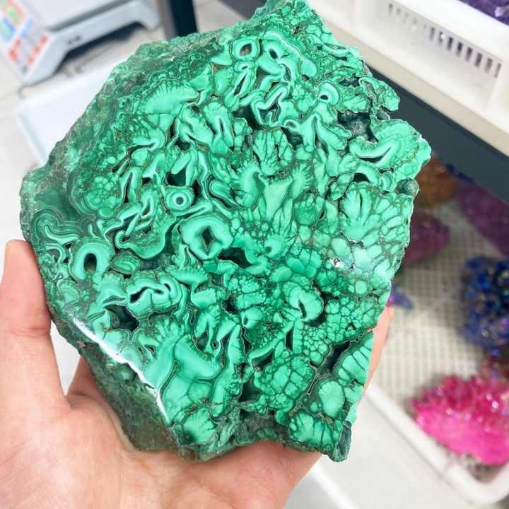 Hot Sale Feng Shui Crystal Crafts Natural Stones Mysterious Green
