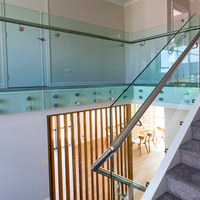 Rampe d'escalier en verre sans cadre en acier inoxydable 316 avec supports de verre