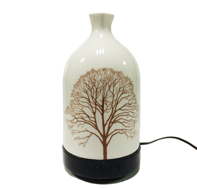 2020 Home Plastic USB Ultrasonic Aroma Oil Diffuser LED Light Central 1 Year Hotel Household Use Essential Oil Perfume Diffuser