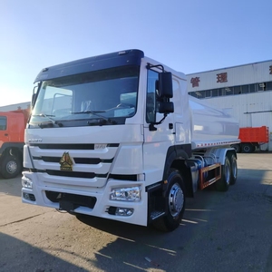 Camión <span class=keywords><strong>Cisterna</strong></span> de Combustible Pesado SINOTRUCK HOWO 6X4 de 10 Ruedas, Diésel, 37000 <span class=keywords><strong>Litros</strong></span>, para Transporte de Petróleo, en Venta en Kenia, Precio Bajo - Product Image 1