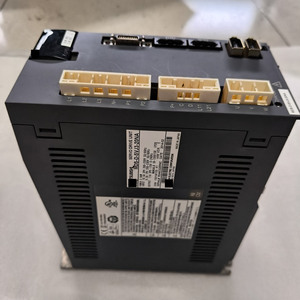 Controlador de Accionamiento de Eje DCS MDS-D-SVJ3-20NA - Product Image 2