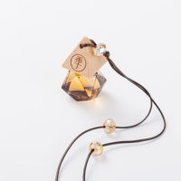 Diffuseur de parfum d'ambiance de luxe personnalisé avec logo, en verre et bouchon en bois, pour voiture, vente en gros, idéal comme cadeau promotionnel