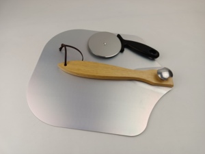 Pala <span class=keywords><strong>a</strong></span> buccia per <span class=keywords><strong>Pizza</strong></span> in alluminio resistente con manico in legno pieghevole 12x14 pollici-bucce per <span class=keywords><strong>Pizza</strong></span> perfette per uso domestico e professionale - Product Image 4