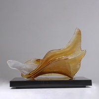 Sculpture en résine transparente en forme de ruban abstrait dynamique, taille personnalisée, ornement d'art d'intérieur haut de gamme