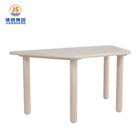 Ensemble de bureau personnalisé en bois massif pour jardin d'enfants Tables trapézoïdales modernes et en U pour salle de classe préscolaire OEM ODM direct d'usine