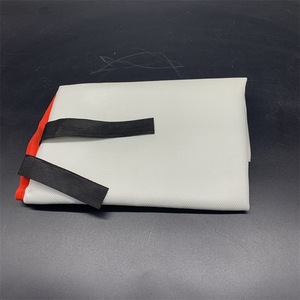 L'alta qualità appende sulla parete in fibra di vetro 1m * 1m m a prova di fuoco estrema resistenza al calore coperta di fuoco per la cucina per l'hotel per la casa - Product Image 2