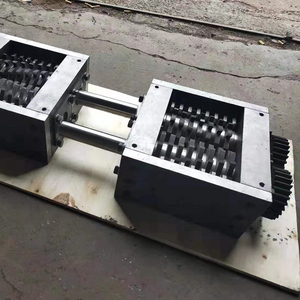 Trituradora de Plástico de Doble Eje y Alta Capacidad con Caja de Cambios y Bomba, Funcionamiento Silencioso, Alto Nivel de Seguridad - Product Image 2