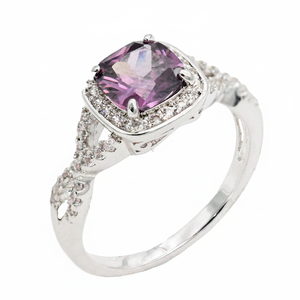 Rodiato placcato Asscher taglio colore viola CZ anelli a grappolo di fidanzamento taglia 5 con intarsio di perle pietra principale platino materiale - Product Image 2