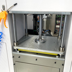 Fresadora CNC WEIKIE para Perfiles de Aluminio, Maquinaria de Fresado para Muros Cortina de Aluminio para Producción en Taller - Product Image 3