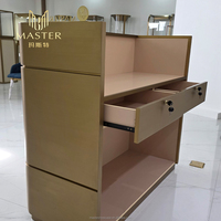 Vitrine haut de gamme pour magasin personnalisé Bijouterie Tables d'appoint en or Boutique Design d'intérieur Vitrine de réception