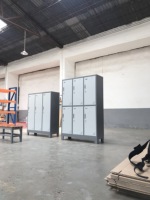 Armoire moderne à 6 portes coulissantes en métal gris clair, meuble de chambre à coucher durable pour étudiants, idéal pour le rangement des vêtements scolaires