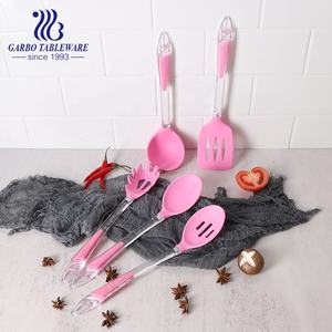Eleva il tuo <span class=keywords><strong>gioco</strong></span> di <span class=keywords><strong>cucina</strong></span> con il nostro Set di utensili da <span class=keywords><strong>cucina</strong></span> in Silicone rosa personalizzato resistente al calore da 6 pezzi-perfetto per la casa e l'hotel - Product Image 2