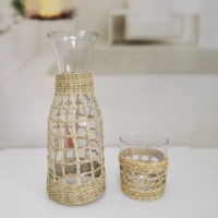 Vente en gros de cruche et verres d'eau potable de luxe en jonc de mer ensemble bouilloire à jus et verres faits à la main avec logo personnalisé