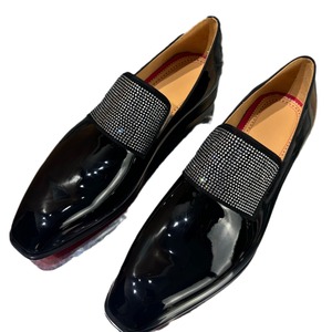 รองเท้าโลฟเฟอร์ผู้ชายสีดำแบบมันเงาประดับเพชรเทียม ดีไซน์เนอร์สไตล์ พื้นสีแดง สวมใส่สบาย เหมาะสำหรับงานเลี้ยงและงานทางการ ปี 2026 - Product Image 6