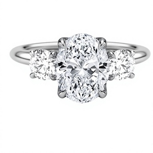 Bague de fiançailles pour femme en or plaqué 18K 14K avec diamant de laboratoire taille ovale et diamants latéraux ronds, cadeau classique pour anniversaire - Product Image 2
