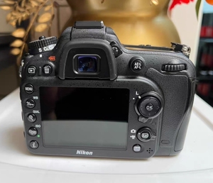 Cámara Digital <span class=keywords><strong>Nikon</strong></span> <span class=keywords><strong>D7100</strong></span>, Solo Cuerpo, 24MP, Pantalla Fija de 3.2 Pulgadas, CMOS, SD, Cámara Económica, Video 4K, Estabilización Óptica de Imagen - Product Image 4