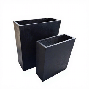 Pots à fleurs en fibre de verre de grande taille, modernes, écologiques, sculptés à la main, design personnalisé, prêts à être expédiés, suspendus, au sol, pour le jardin - Product Image 1