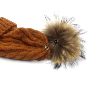 15cm Adulte Bonnet Chapeau Détachable <span class=keywords><strong>Fourrure</strong></span> De Raton Laveur Pompons Femmes Tricoté <span class=keywords><strong>Toque</strong></span> Bonnet Chapeaux - Product Image 4