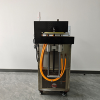 Machine de scellage entièrement automatique pour bouteilles avec opercule en aluminium par induction