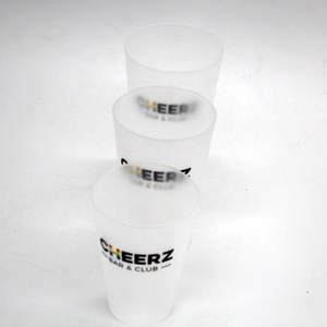 Mug à Boire Réutilisable en Plastique PP Givré Écologique Sans BPA avec Logo <span class=keywords><strong>Personnalisé</strong></span> pour Fête - Product Image 4