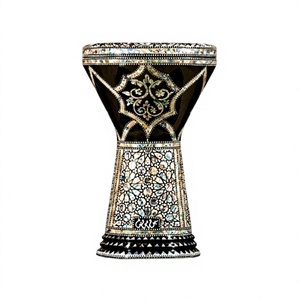 Auténtica Darbuka Gawharet El Fan Sombaty de 23 cm, Hecha a Mano en Aluminio Negro con Incrustaciones Egipcias para Tambor Doumbek - Product Image 1