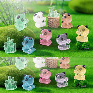 Figurines d'animaux micro-cartoon, adorables petits pandas lumineux, miniatures en résine, décorations créatives DIY pour jardin, bureau, maison. - Product Image 1