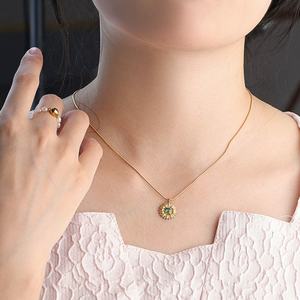 Collares de Moda 2026, Joyería Hipoalergénica, Acero Inoxidable 316L, Chapado en Oro PVD de 18k, Collar con Flores y Circonitas para Mujer - Product Image 4