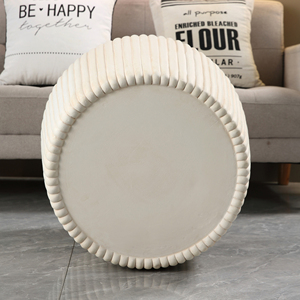 Table d'appoint conique cannelée en oxyde de magnésium blanc cassé, table d'appoint ronde de 16,54 pouces - Product Image 6